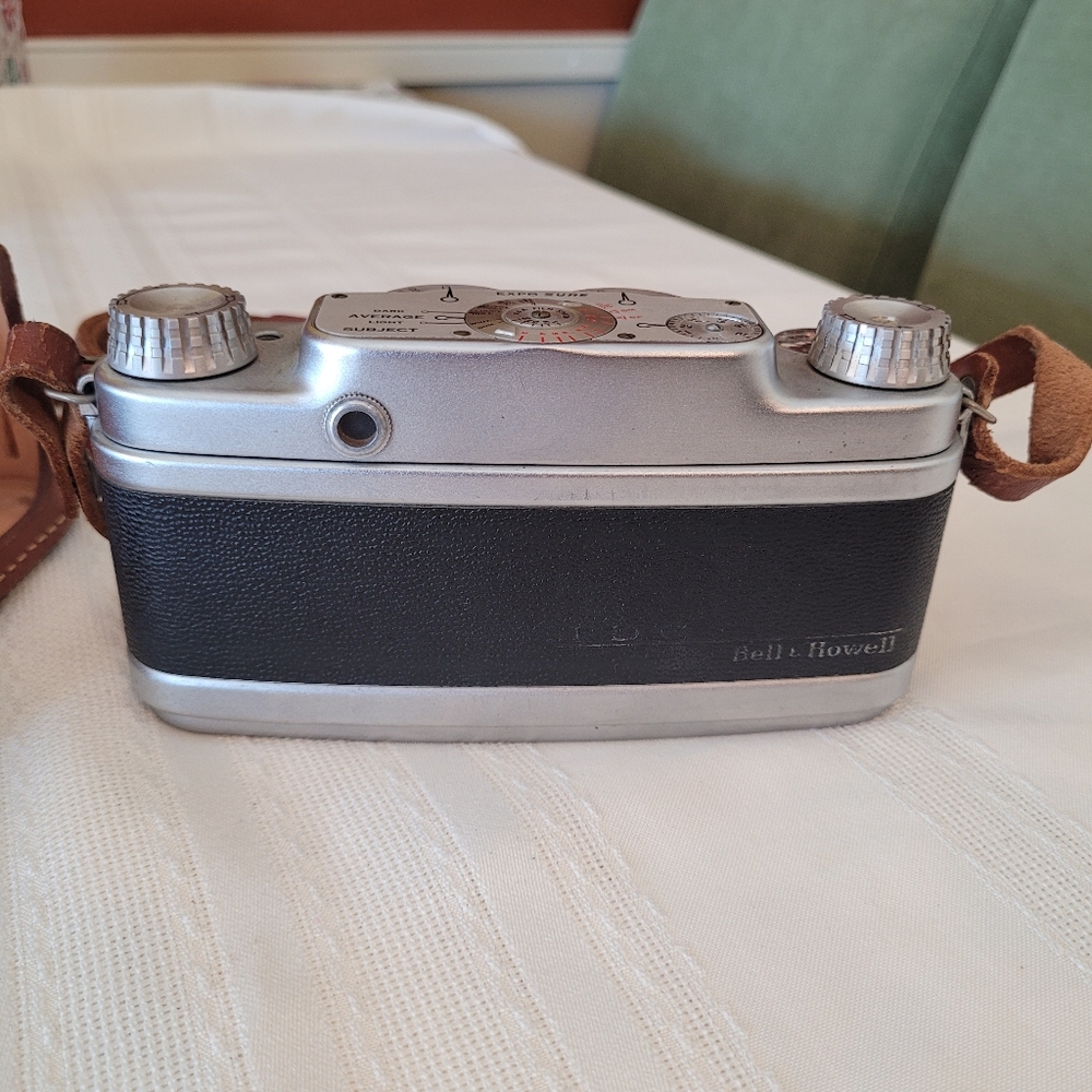 Bell & Howell TDC Stereo Vivid Film Camera 35mm w Half Case Leather Vintage - Picture 5 of 8